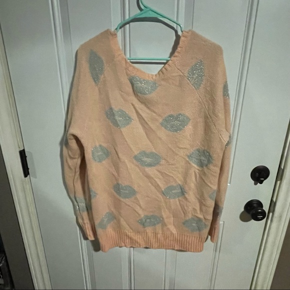 TORRID LIP PRINT LUREX SWEATER SIZE 2 - Picture 3 of 5